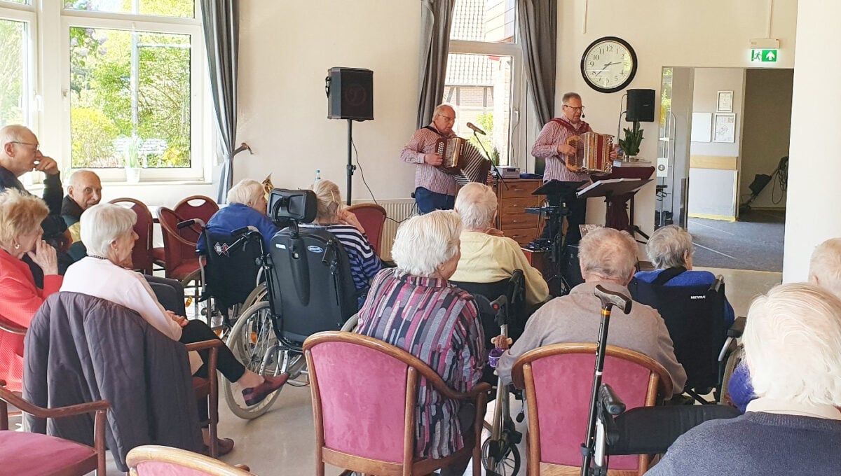 Die Oldie Boys sorgen im Bonmonde-Pavillon für beste musikalische Unterhaltung.